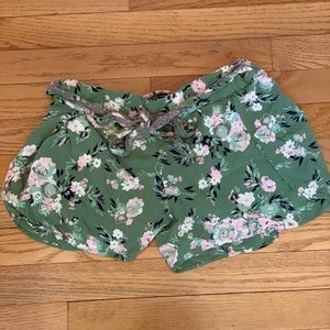 Floral print shorts//Francesca’s